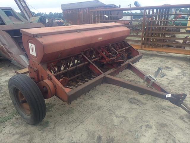 Image of International Harvester 510 equipment image 2