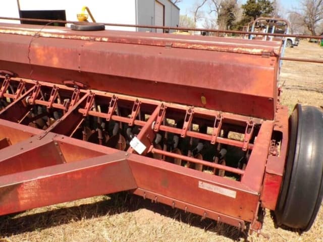 Image of International Harvester 510 equipment image 4