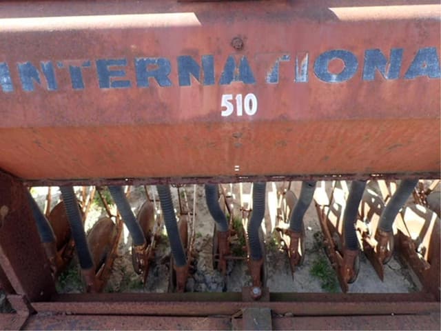 Image of International Harvester 510 equipment image 4