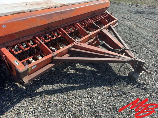 Image of International Harvester 510 equipment image 1