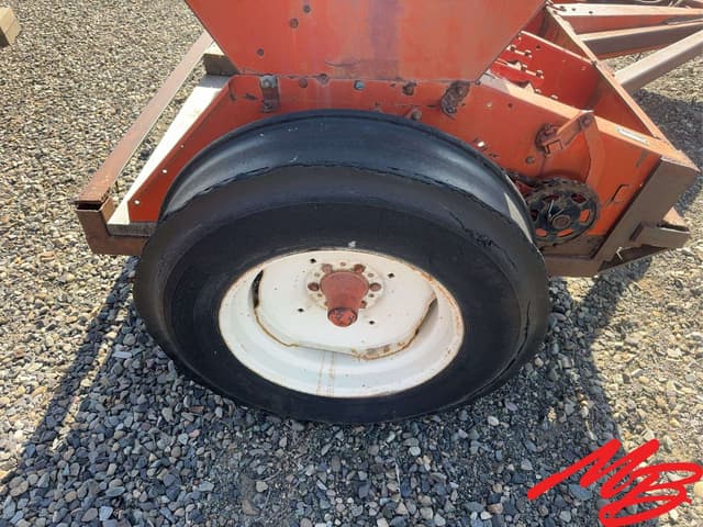 Image of International Harvester 510 equipment image 3