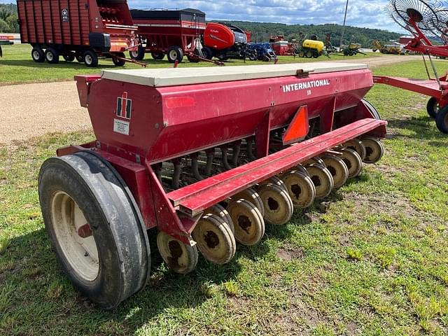 Image of International Harvester 510 equipment image 3