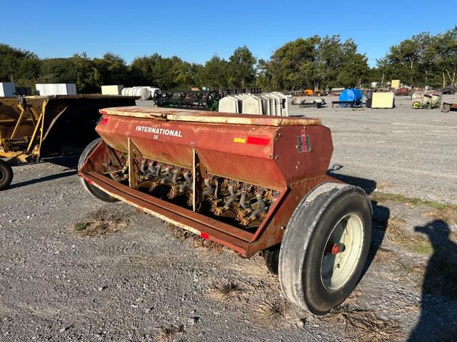 Image of International Harvester 510 equipment image 2