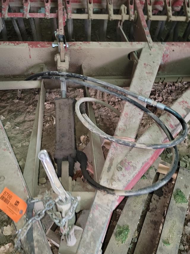 Image of International Harvester 510 equipment image 3
