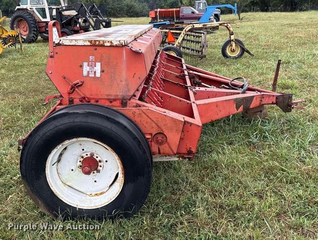 Image of International Harvester 510 equipment image 3