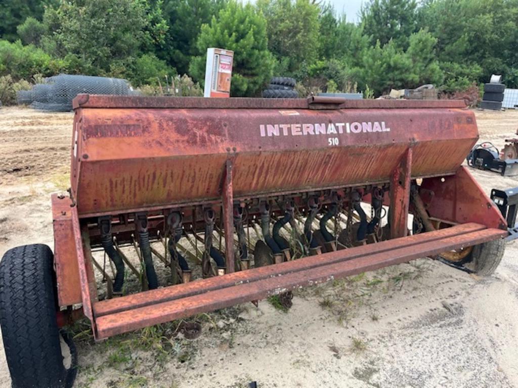 Image of International Harvester 510 Image 1