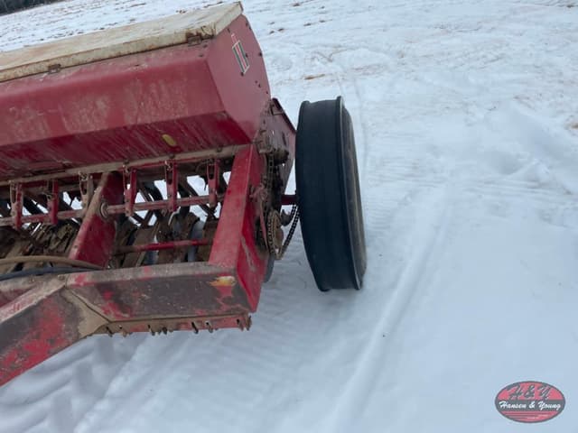 Image of International Harvester 510 equipment image 4