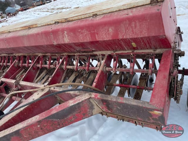 Image of International Harvester 510 equipment image 3