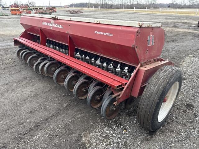 Image of International Harvester 510 equipment image 3