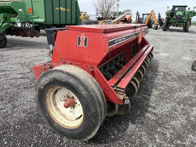 Image of International Harvester 5100 equipment image 3