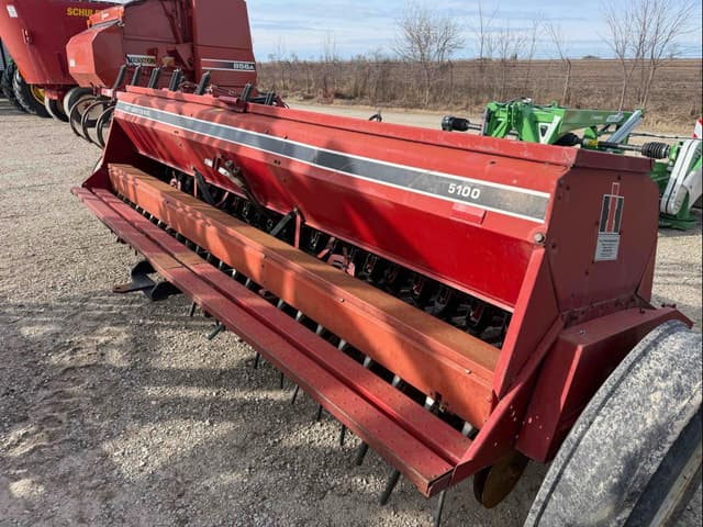 Image of International Harvester 5100 equipment image 3