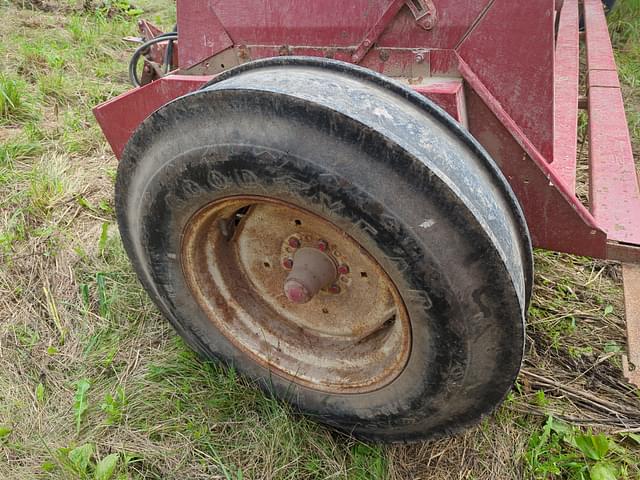 Image of International Harvester 5100 equipment image 4