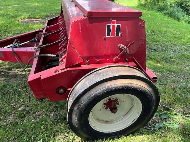 Image of International Harvester 5100 equipment image 2