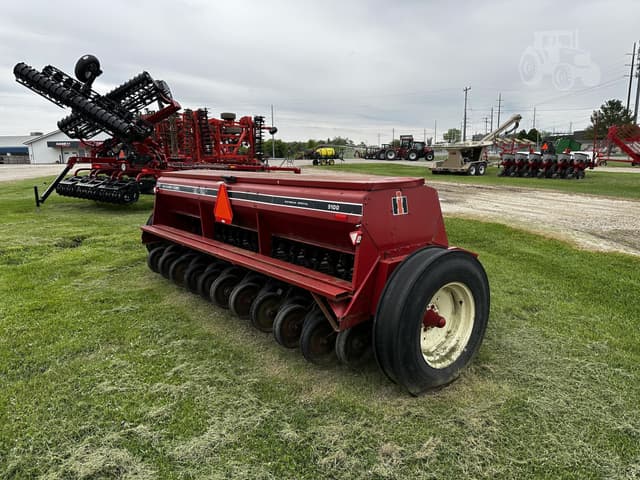 Image of International Harvester 5100 equipment image 4