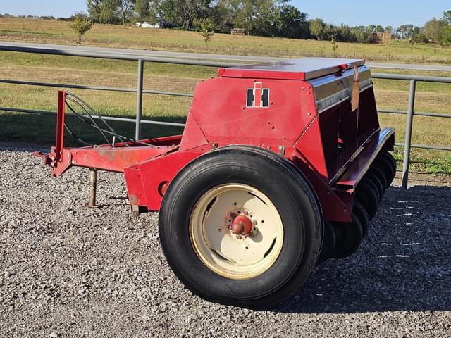 Image of International Harvester 5100 equipment image 3