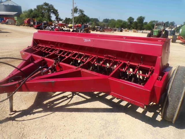 Image of International Harvester 5100 equipment image 2
