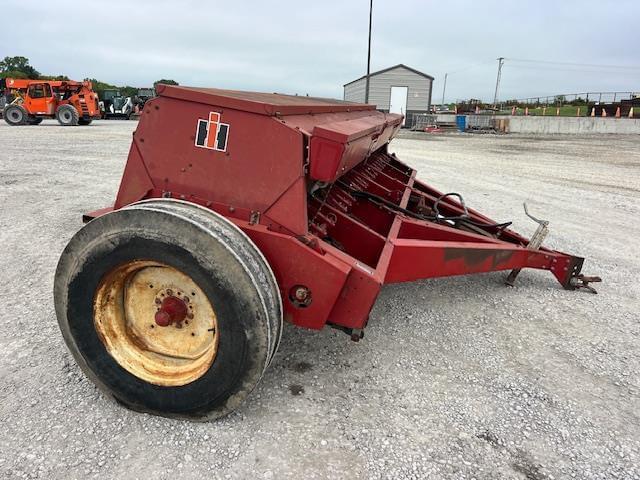 Image of International Harvester 5100 equipment image 1