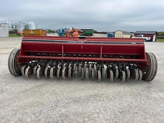 Image of International Harvester 5100 equipment image 3