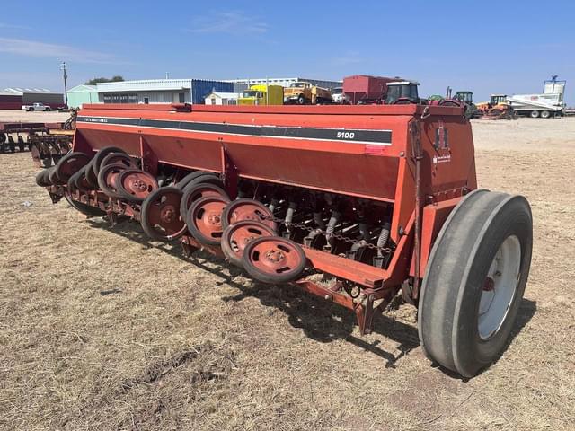 Image of International Harvester 5100 equipment image 4