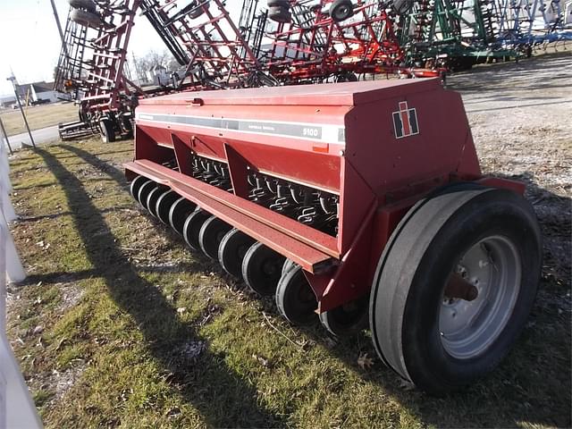 Image of International Harvester 5100 equipment image 4