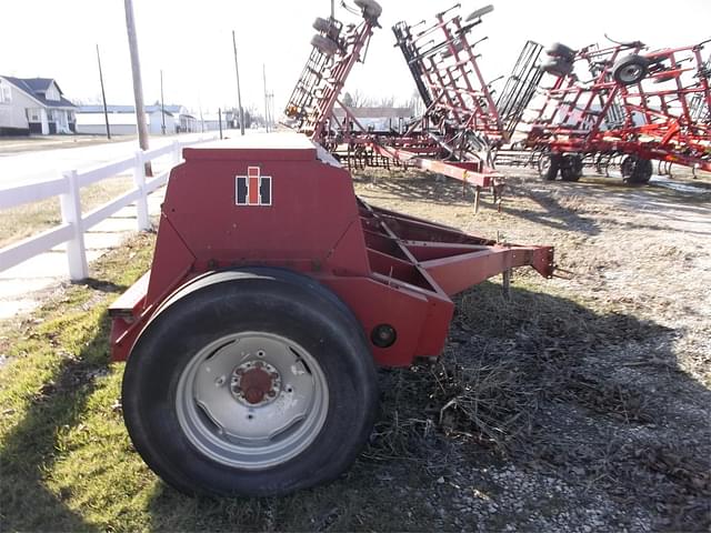 Image of International Harvester 5100 equipment image 3