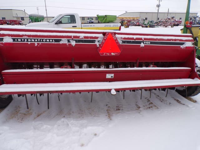 Image of International Harvester 5100 equipment image 4