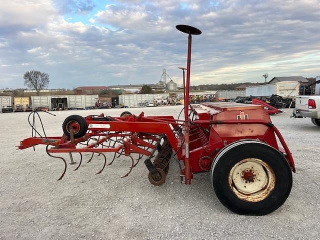 Image of International Harvester 5100 equipment image 2