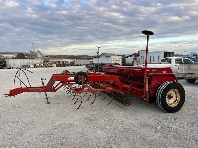 Image of International Harvester 5100 equipment image 1