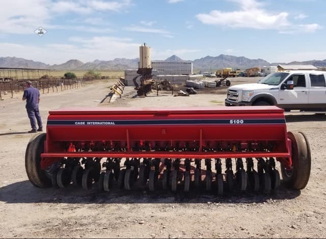 Image of International Harvester 5100 equipment image 1