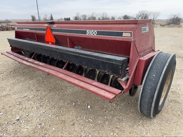 Image of Case IH 5100 equipment image 4