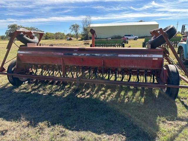 Image of International Harvester 5100 equipment image 2