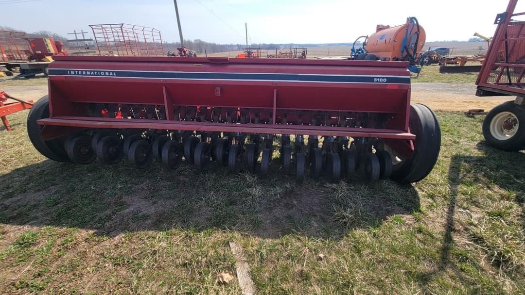 Image of International Harvester 5100 Image 1