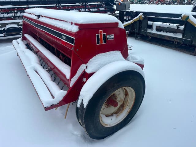 Image of International Harvester 5100 equipment image 3