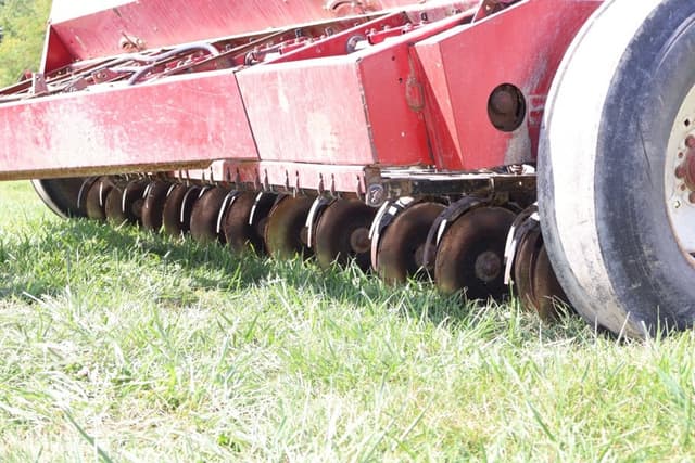 Image of International Harvester 5100 equipment image 2