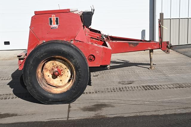 Image of International Harvester 5100 equipment image 1