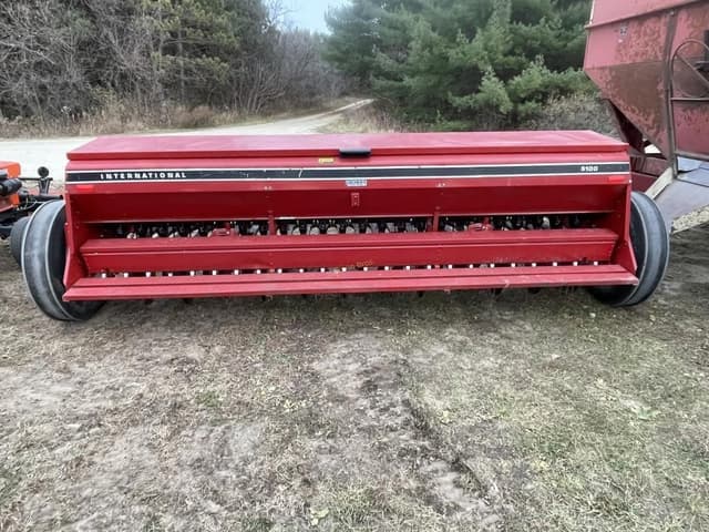 Image of International Harvester 5100 equipment image 2