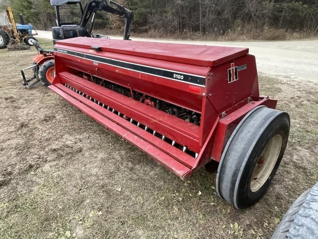 Image of International Harvester 5100 equipment image 3