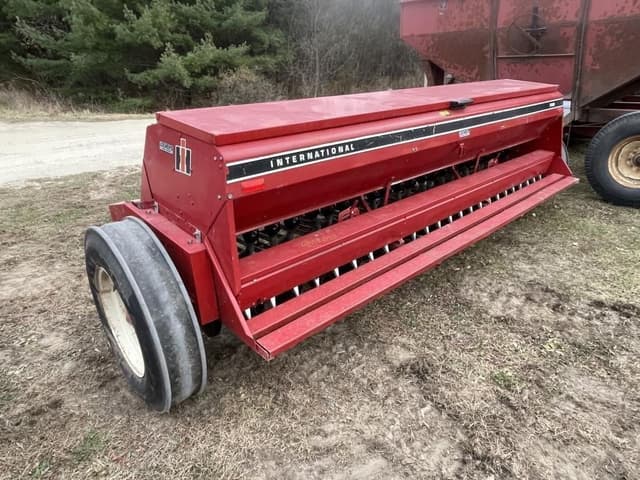 Image of International Harvester 5100 equipment image 1