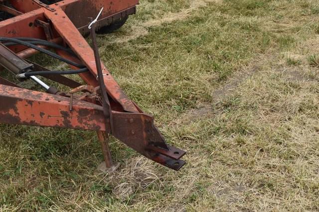 Image of International Harvester 5100 equipment image 3