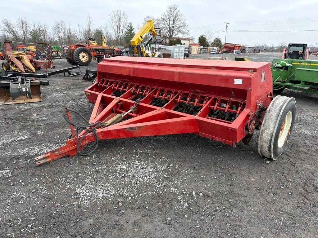 International Harvester 5100 Equipment Image0