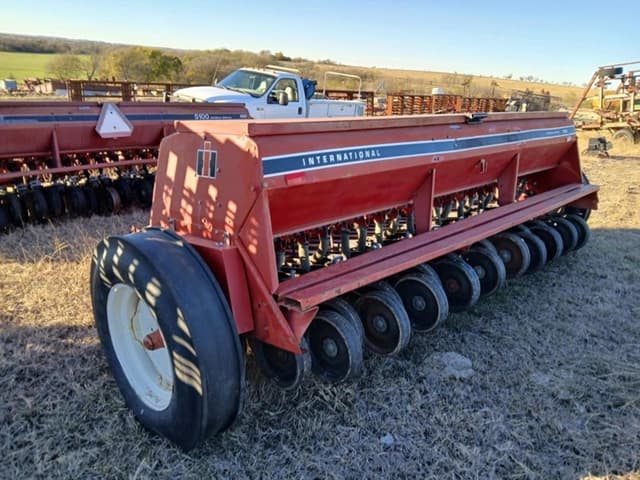 Image of International Harvester 5100 equipment image 1