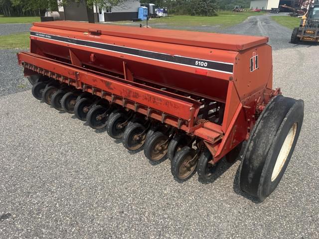 Image of International Harvester 5100 equipment image 1