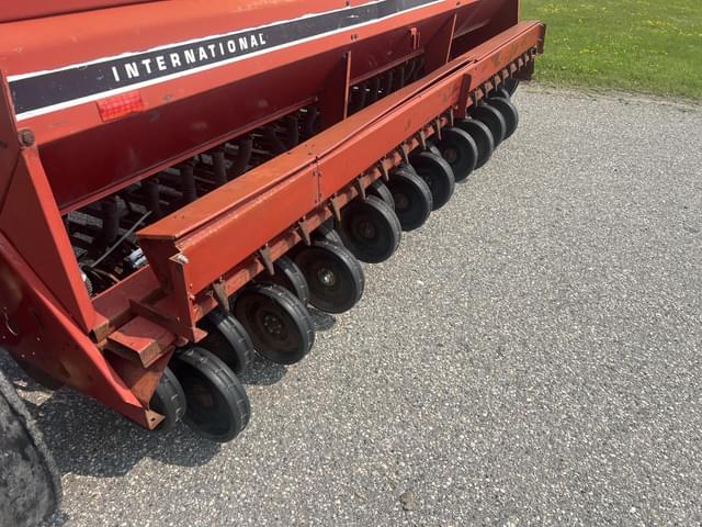 Image of International Harvester 5100 equipment image 3