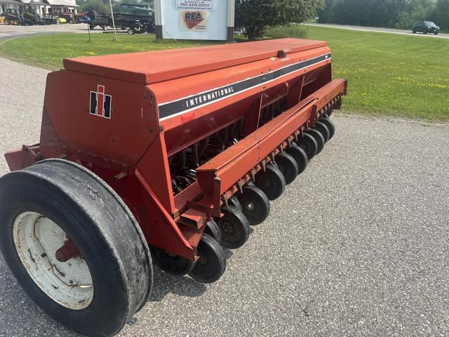 Image of International Harvester 5100 equipment image 2