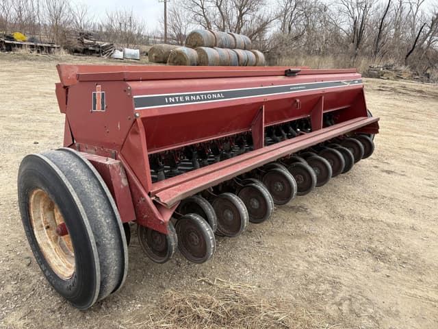 Image of International Harvester 5100 equipment image 3