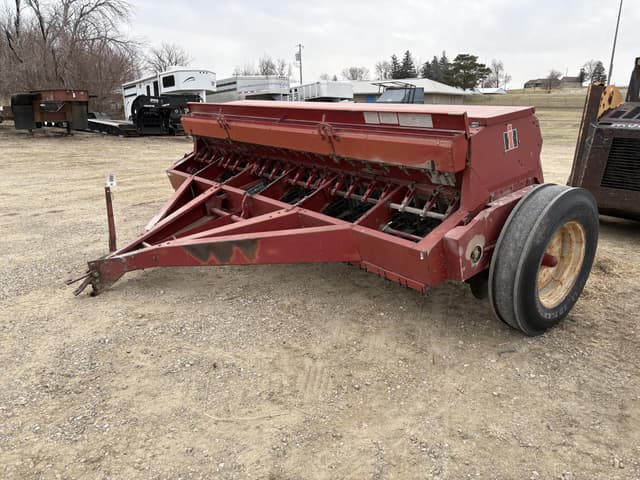Image of International Harvester 5100 equipment image 1