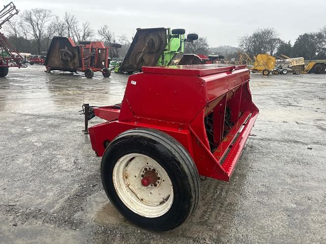 Image of International Harvester 5100 equipment image 2