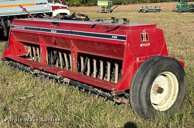 Image of International Harvester 5100 equipment image 4