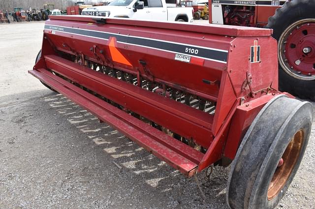 Image of International Harvester 5100 equipment image 4