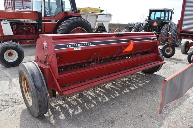 Image of International Harvester 5100 equipment image 2